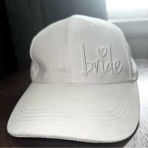 Miss to Mrs hat / white